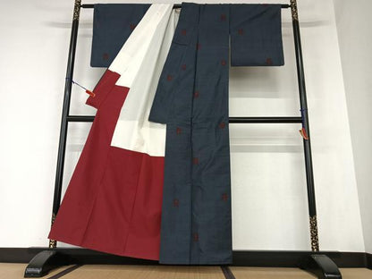 平和屋着物●本場大島紬　カタス7マルキ　色紙舞蝶文　正絹　逸品　AAAZ0009zg