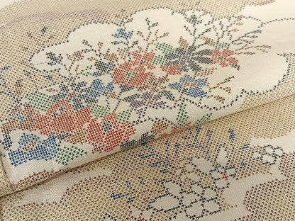 平和屋着物●本場大島紬　白大島　カタス9マルキ　雲重ね草花文　正絹　逸品　AABI8152cs