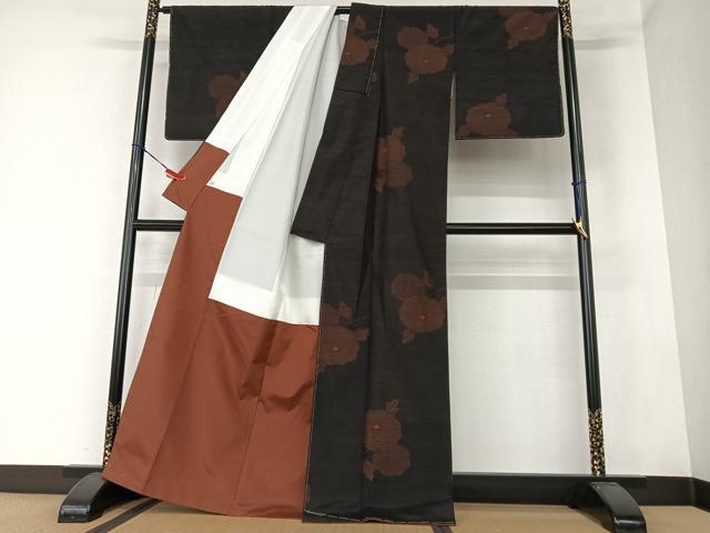 平和屋着物●上質な紬　草花文　黒地　正絹　逸品　AAAZ0037zg