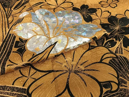 平和屋着物▽金彩友禅作家　金彩の魔術師　堀省平　金煌織　振袖　草花文　銀彩　十二単衣風　正絹　逸品　AAAZ0082zg