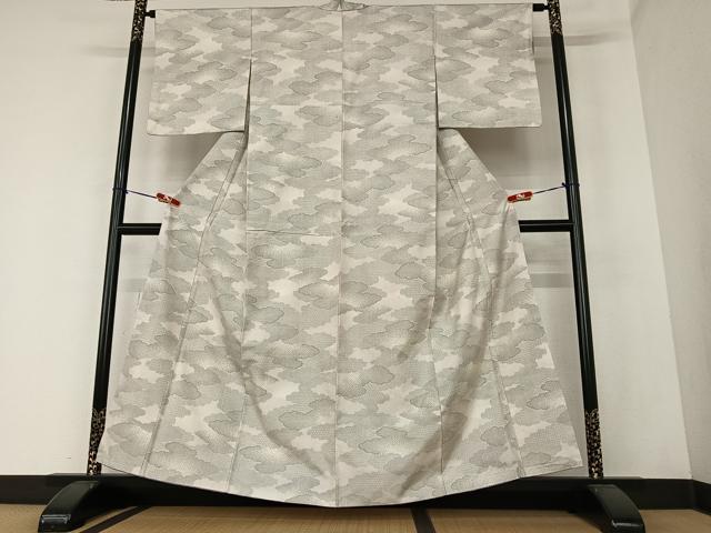 平和屋着物●本場大島紬　白大島　120亀甲　雲重ね文　正絹　逸品　AAAZ0241zg