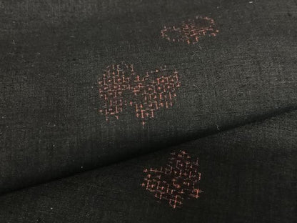 平和屋着物●結城紬 80亀甲 飛び亀甲柄 舞蝶文 正絹 逸品 AAAZ0269zg