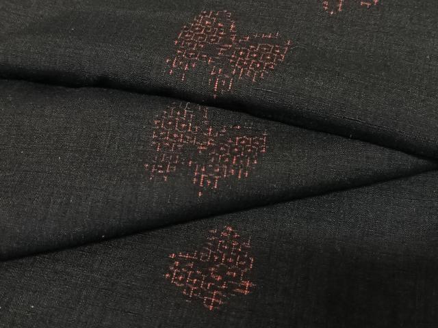 平和屋着物●結城紬 80亀甲 飛び亀甲柄 舞蝶文 正絹 逸品 AAAZ0269zg
