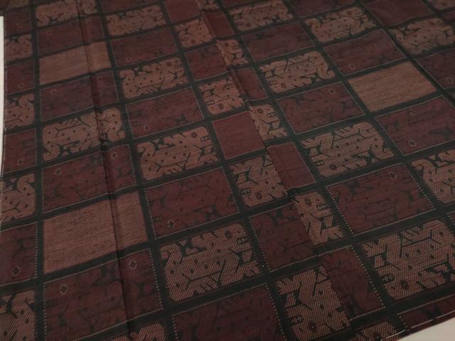 平和屋着物●塩沢紬 インカ文様 黒地 正絹 逸品 AAAZ0611ck