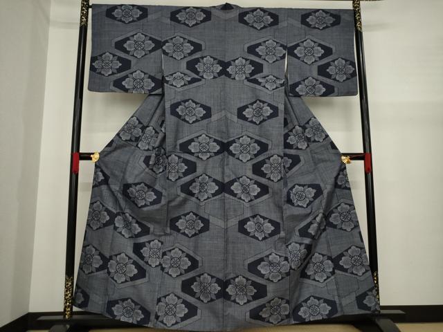 平和屋着物●本場大島紬 一元絣 亀甲花文 正絹 逸品 AAAZ0624ck