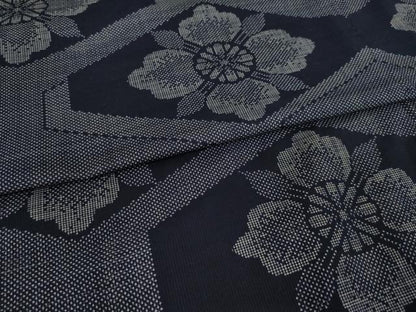 平和屋着物●本場大島紬 一元絣 亀甲花文 正絹 逸品 AAAZ0624ck