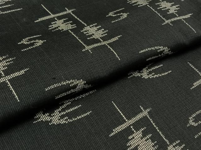 平和屋着物▽上質な紬 単衣 琉球絣文様 黒地 正絹 逸品 AAAZ0720jh