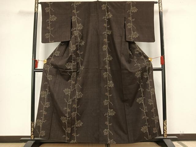 平和屋着物▽本場結城紬　重要無形文化財　単衣　100亀甲　枝花文　正絹　逸品　AABK4514ck