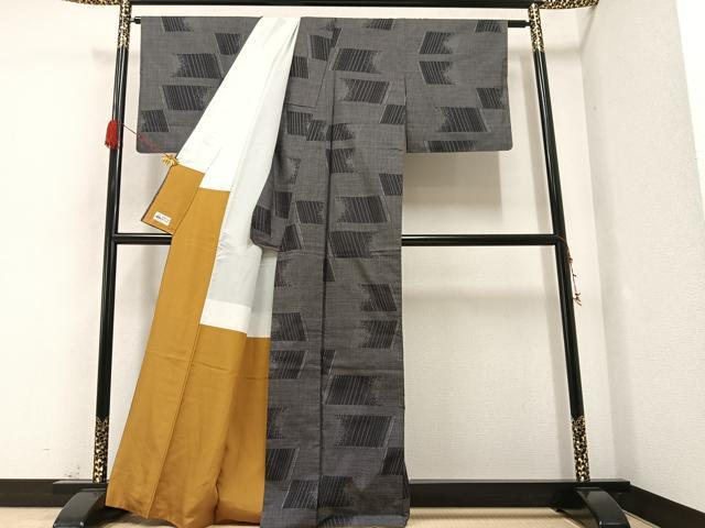 平和屋着物●本場大島紬　カタス7マルキ　幾何学文様　やまと誂製　正絹　逸品　AAAZ1791ph