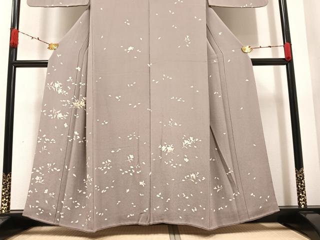 平和屋着物●訪問着　友禅　駒刺繍　舞桜文　金彩　鬼しぼ縮緬　正絹　逸品　AAAZ1931ph