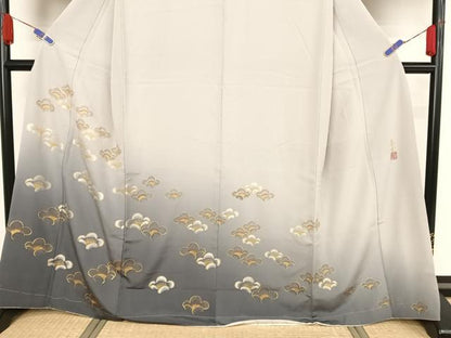 平和屋着物●人間国宝　福田喜重　刺繍　色留袖　舞花文　暈し染め　金彩　正絹　逸品　未使用　AAAZ3018np