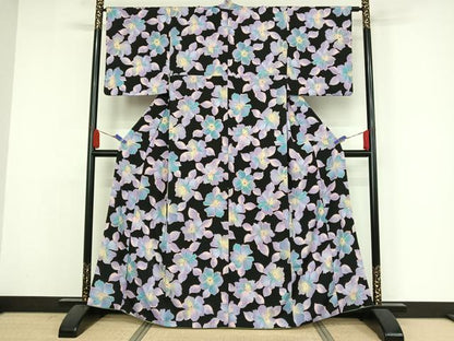 平和屋着物●小紋　舞花文　黒地　洗える着物　AAAZ3039np