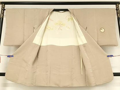 平和屋着物●銀座　志ま亀　道行コート　花唐草文　空五倍子色地　金彩　ロング丈　たとう紙付き　正絹　逸品　AAAZ3101np