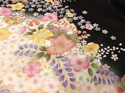 平和屋着物●豪華振袖　雪輪花文　暈し染め　黒地　金彩　仮絵羽　逸品　未使用　AAAZ3278np