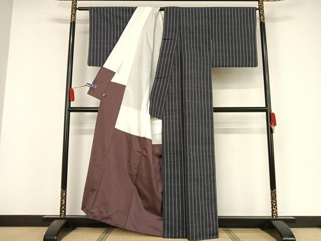 平和屋着物●十五代目　馬下助左衛門　紬　さくらんぼ紬　縞　反端付き　正絹　逸品　AAAZ3298np