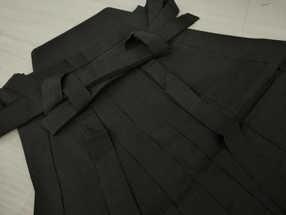 平和屋着物●男性 馬乗り袴 縞 黒地 正絹 逸品 AAAZ3727ck