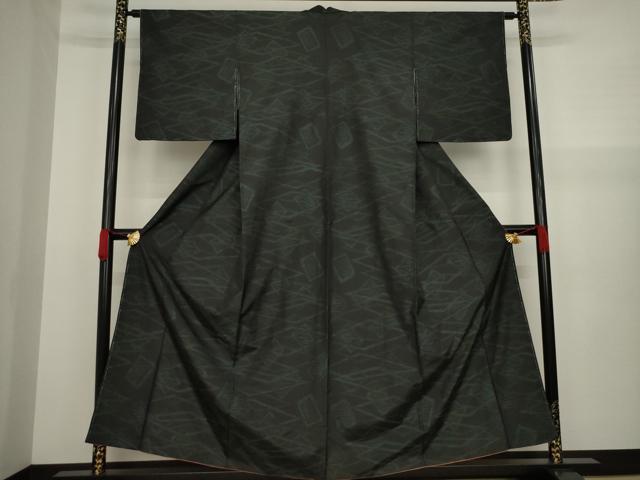 平和屋着物●本場大島紬 幾何学文様 黒地 正絹 逸品 AAAZ3816ck