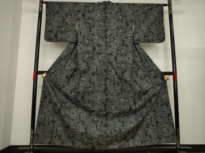 平和屋着物●本場大島紬 一元絣 亀甲花籬文 黒地 正絹 逸品 AAAZ4805ck