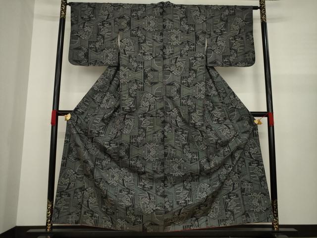 平和屋着物●本場大島紬 一元絣 亀甲花籬文 黒地 正絹 逸品 AAAZ4805ck