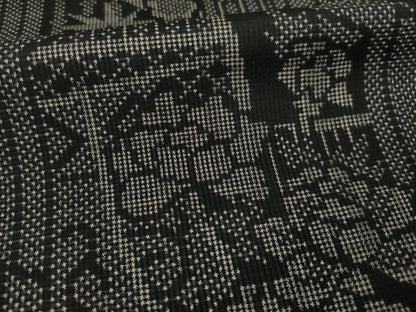 平和屋着物●本場大島紬 一元絣 亀甲花籬文 黒地 正絹 逸品 AAAZ4805ck