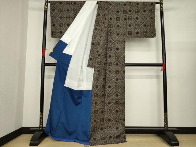平和屋着物●本場大島紬　龍郷絣　花菱文　正絹　逸品　未使用　AAAZ4838ck