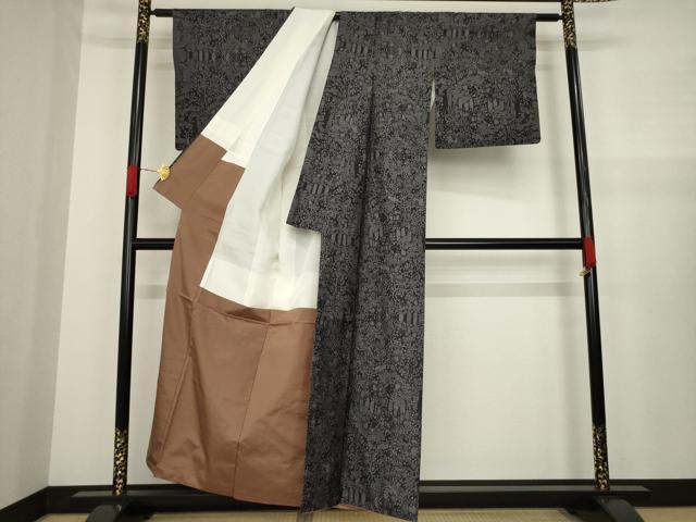 平和屋着物●本場大島紬 カタス7マルキ 樹林文 黒地 正絹 逸品 AAAZ5004ck