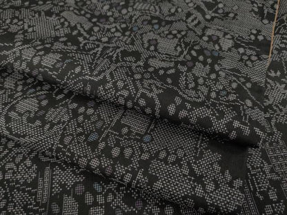 平和屋着物●本場大島紬 カタス7マルキ 樹林文 黒地 正絹 逸品 AAAZ5004ck