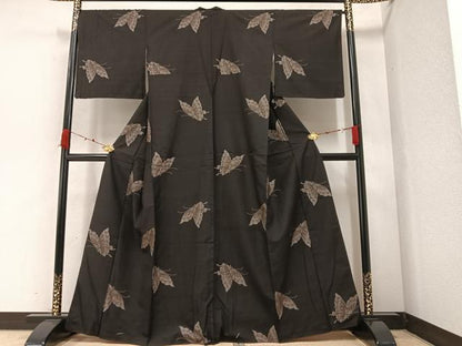 平和屋着物●本場大島紬　地空　カタス９マルキ　舞蝶文　正絹　逸品　AAAZ5049ph
