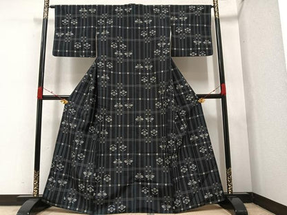 平和屋着物●上質な紬　花蝶文　正絹　逸品　AAAZ5066ph