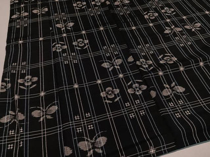 平和屋着物●上質な紬　花蝶文　正絹　逸品　AAAZ5066ph