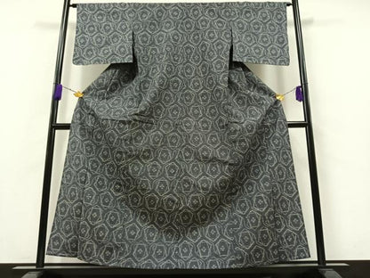 平和屋着物▽上質な紬　単衣　亀甲花文　三越扱い　正絹　逸品　AAAZ7141jh