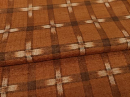 平和屋着物●国指定重要無形文化財　本場久米島紬　手織　格子　正絹　逸品　AAAZ7218ck