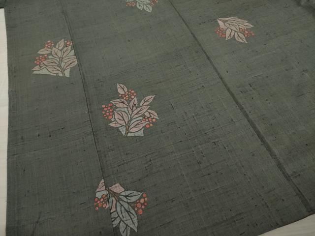 平和屋着物●上質な小紋　紬地　南天文　金彩　正絹　逸品　AAAZ7221ck