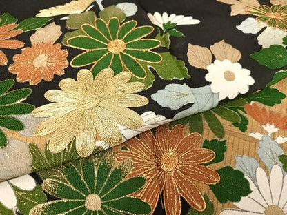 平和屋着物●豪華黒留袖　駒刺繍　草花文　金彩　正絹　逸品　AAAZ7316zg