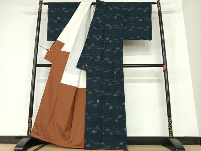 平和屋着物●上質な紬 琉球絣文様 正絹 逸品 AAAZ7374zg