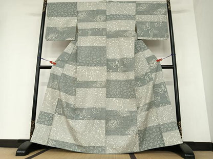 平和屋着物●上質な紬 型染め 横段花蝶文 正絹 逸品 AAAZ7402zg