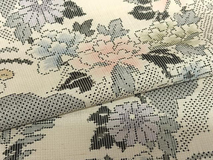 平和屋着物●本場大島紬　白大島　総絣　一元7マルキ　雲重ね花文　正絹　逸品　AAAZ7490zg