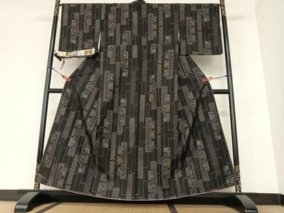 平和屋着物●本場大島紬　純泥染め　カタス7マルキ　手織り　短冊花文　興紬商店　証紙付き　正絹　逸品　未使用　AAAZ7532zg