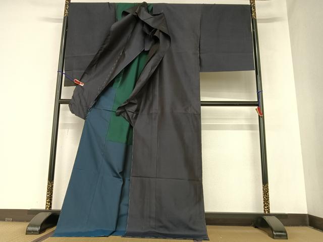 平和屋着物●本場大島紬　純泥染め　銀河　片身替わり　褐色×萌葱色　宮脇兼太郎商店　証紙付き　仮絵羽　正絹　逸品　未使用　AAAZ7578zg