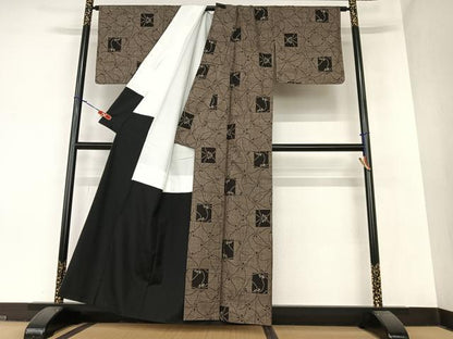 平和屋着物●本場大島紬 泥染 カタス9マルキ 色紙花文 正絹 逸品 AAAZ7596zg
