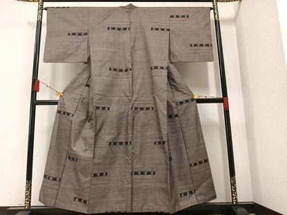 平和屋着物●本場大島紬 カタス9マルキ 群鶴文 正絹 逸品 AAAZ7669ph