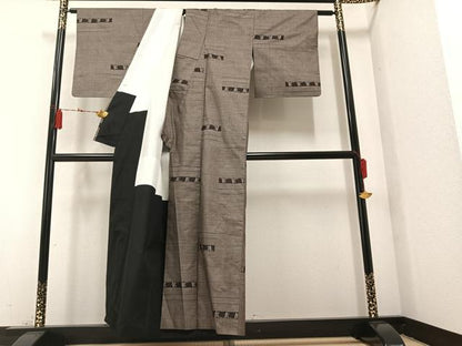 平和屋着物●本場大島紬 カタス9マルキ 群鶴文 正絹 逸品 AAAZ7669ph