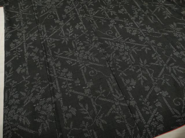 平和屋着物●結城紬 80亀甲 唐草文 黒地 正絹 逸品 AAAZ8924ck