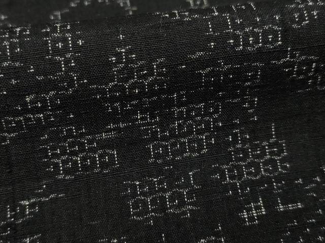平和屋着物●結城紬 80亀甲 唐草文 黒地 正絹 逸品 AAAZ8924ck
