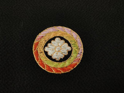 平和屋着物●豪華振袖　黒地　鬼しぼ縮緬　正絹　逸品　AAAZ8926ck