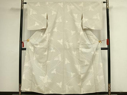 平和屋着物▽本塩沢　単衣　90亀甲　舞蝶文　正絹　逸品　AAAZ9150fy