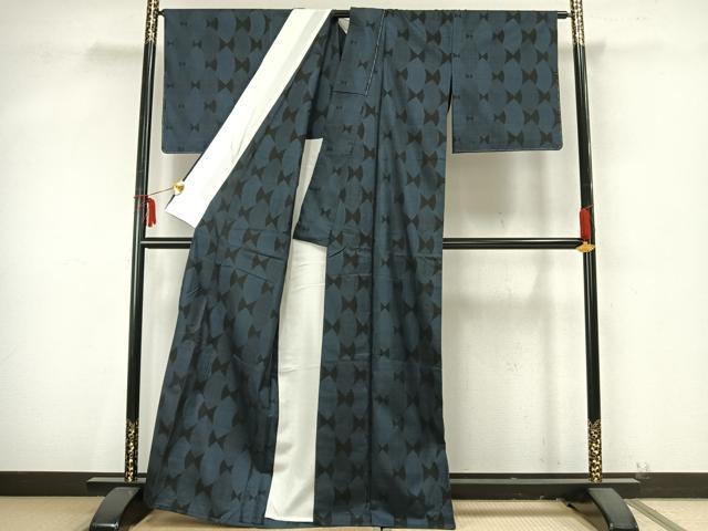 平和屋着物▽本場大島紬 単衣 7マルキ 幾何学文 正絹 逸品 未使用 AAAZ9501fy