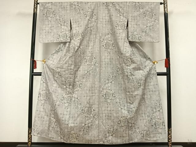 平和屋着物▽都喜ヱ門 本場大島紬 単衣 白大島 色紙草花文 藤絹織物謹製 正絹 逸品 AAAZ9535fy