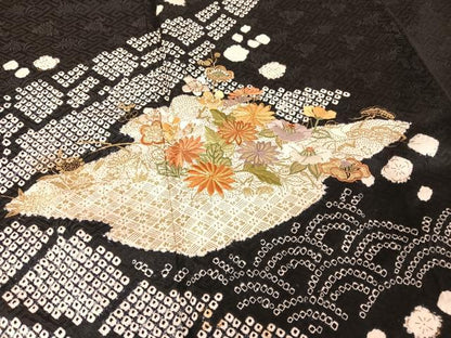 平和屋着物●創業460年・千總 訪問着 駒刺繍 絞り 霞草花文 黒地 金糸 金彩 正絹 逸品 AABA2518np