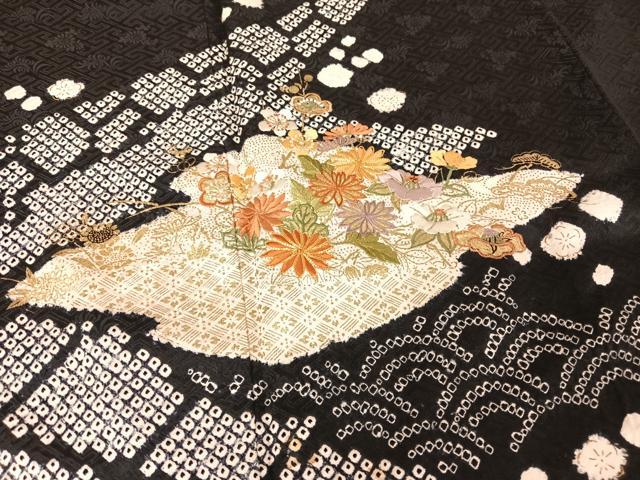 平和屋着物●創業460年・千總 訪問着 駒刺繍 絞り 霞草花文 黒地 金糸 金彩 正絹 逸品 AABA2518np